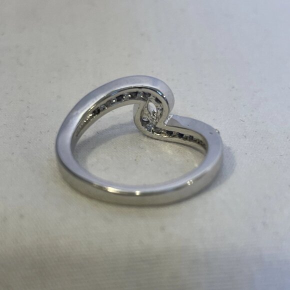 Size 5 Silver Tone Clear Stone Channel Swirl Pinky Ring Child Size Toe Ring - Picture 7 of 12